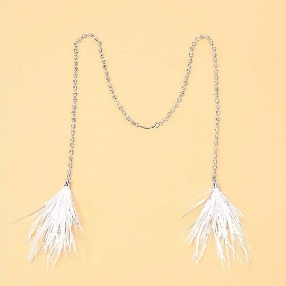 Elegant White Feather Chain Accessory R290